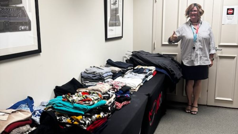 Acing the Interview:<br />
Women@Work Team&#39;s Clothing Drive Success